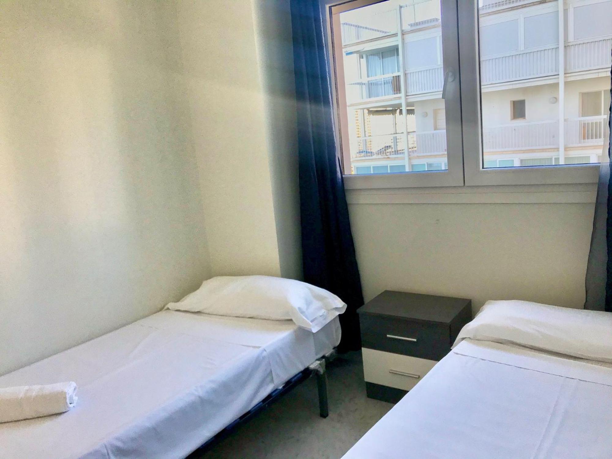 Gemelos 28 Blueline Benidorm Bilik gambar