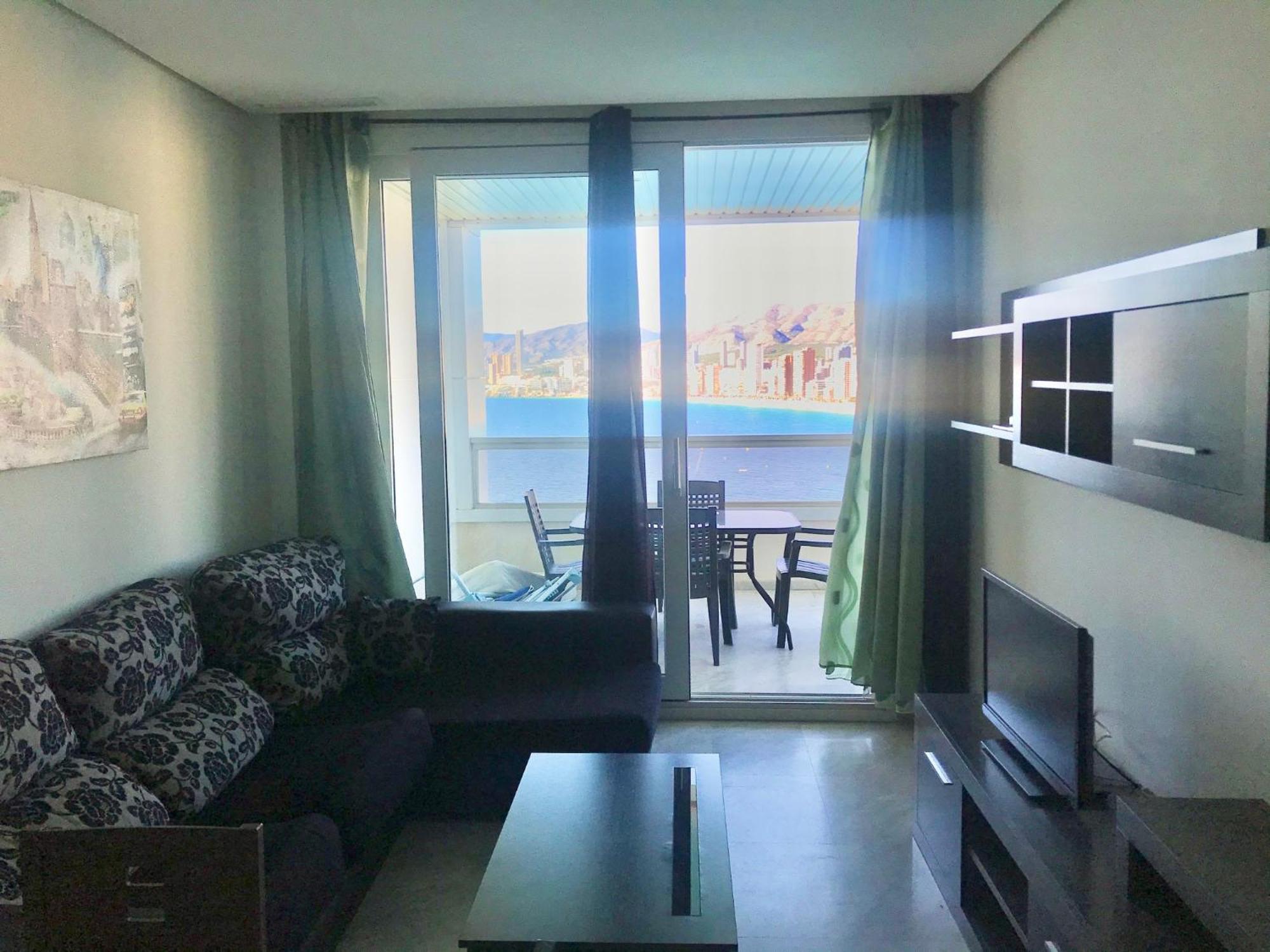 Gemelos 28 Blueline Benidorm Bilik gambar