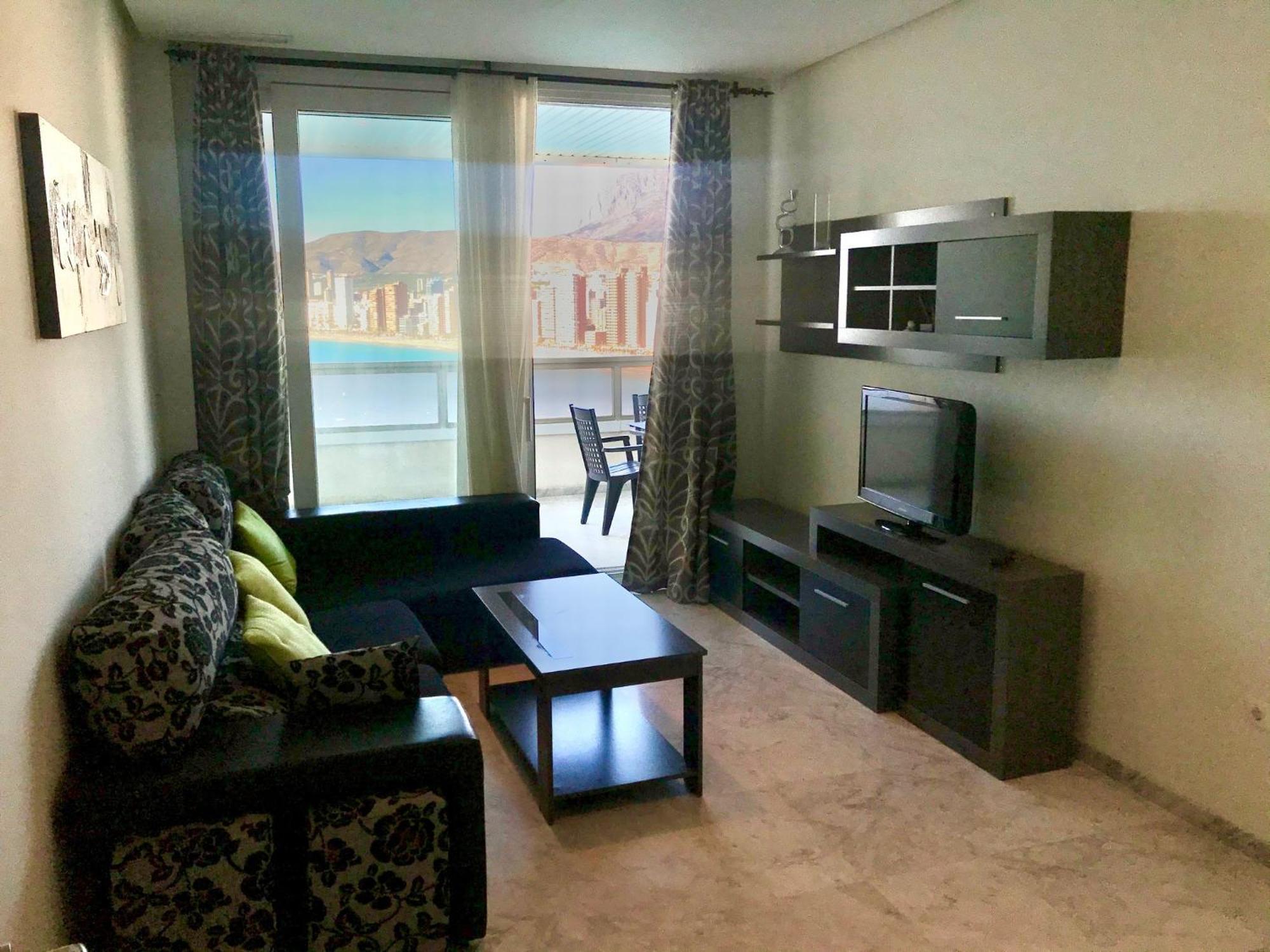 Gemelos 28 Blueline Benidorm Bilik gambar